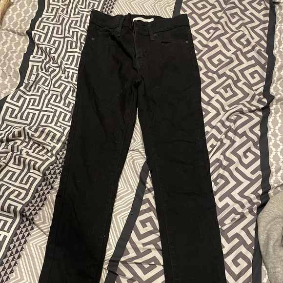 Levis Jeans - Picture 6 of 6